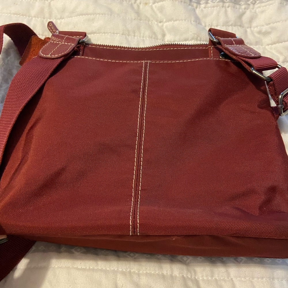 Genuine Deep Red Pebbled Leather Crossbody purse from Roots Canada - Picture 2 of 6